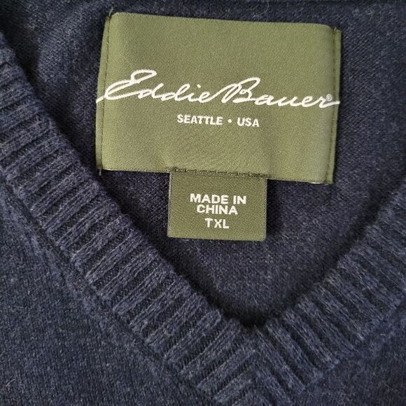 Eddie Bauer Cotton/Cashmere Men's V-neck Navy Sweater - Picture 3 of 11